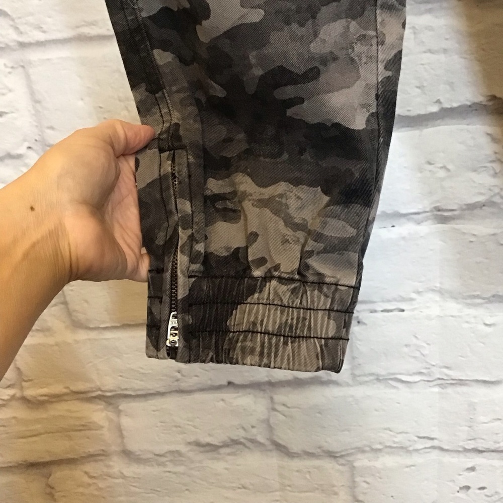 SPANX Lg Stretch Twill Cargo Camo Jogger Gray Black Women’s Active Pants 20319R - Picture 11 of 16